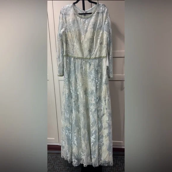 Mac Duggal gown - Picture 5 of 6